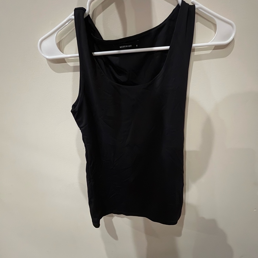 NWOT: Reserved Size Medium Black Round Neck Wide Strap Tank Top